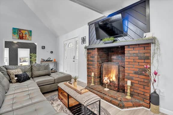 2272 Long Pond